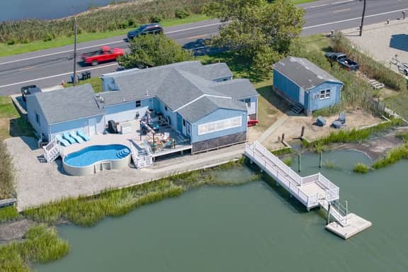 Private Dock, Private Pool & Bayfront Paradise