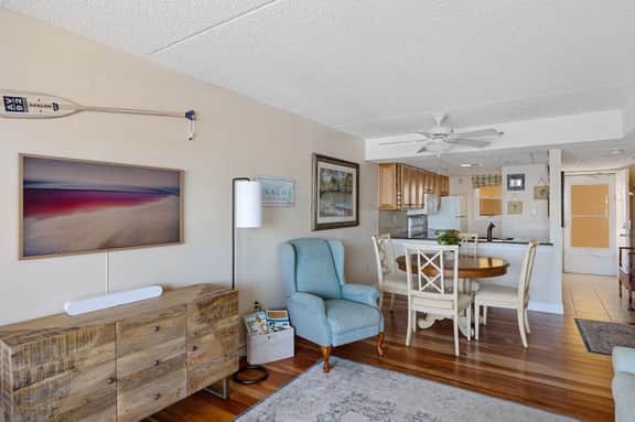 Sea La Vie - Oceanview Condo with Pool