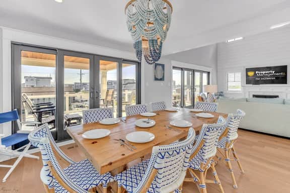 Saltwater Vista | Luxury Poolside Escape | Elevator