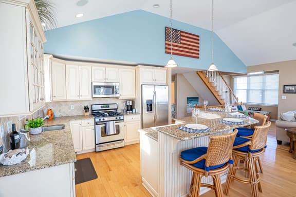 Saltwater Haven - Walkable Shore Stay